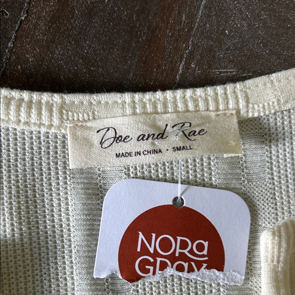 Doe & Rae Cream Zip-Front Tank Top - Picture 2 of 8